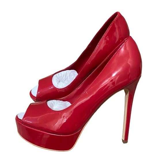 NEW Guess Red Patent Leather Platform Heels Womens 9 - Picture 1 of 4